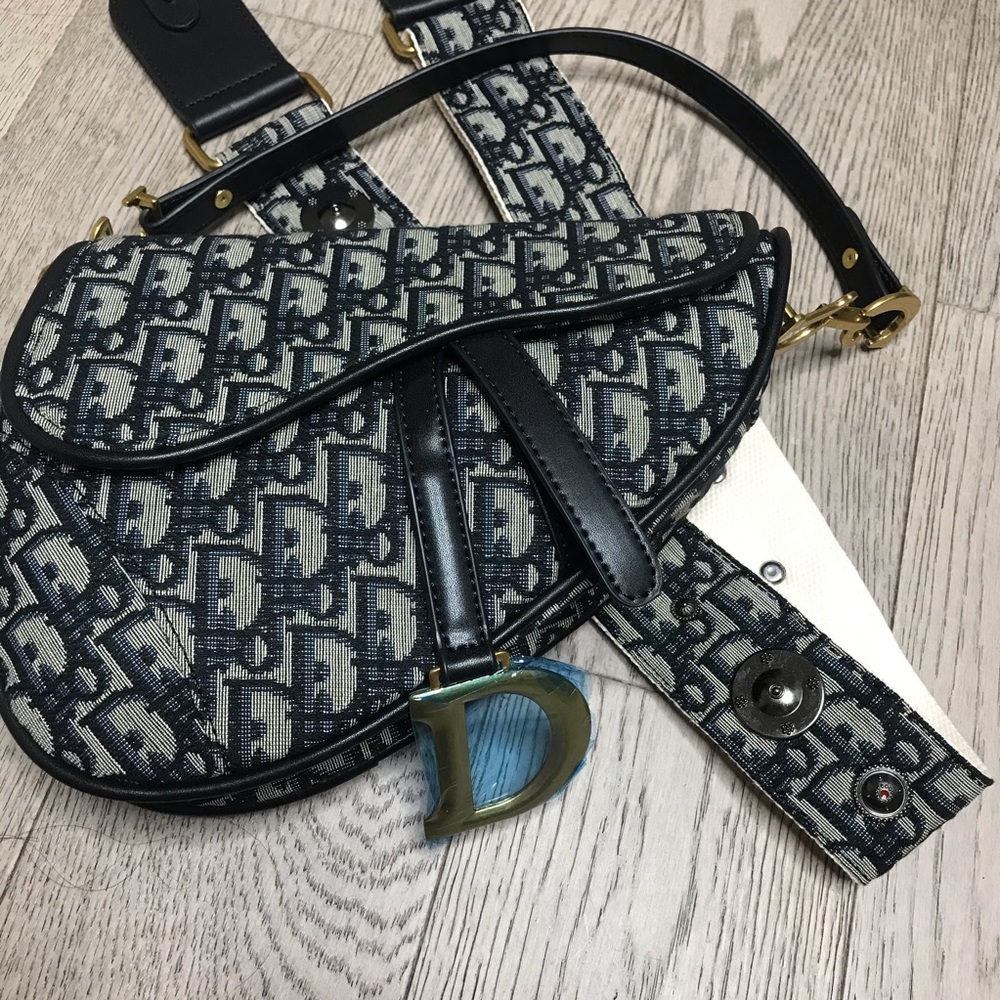 [SOLD] DIOR Saddle Bag Navy 💕💕 - Picture 2 of 9